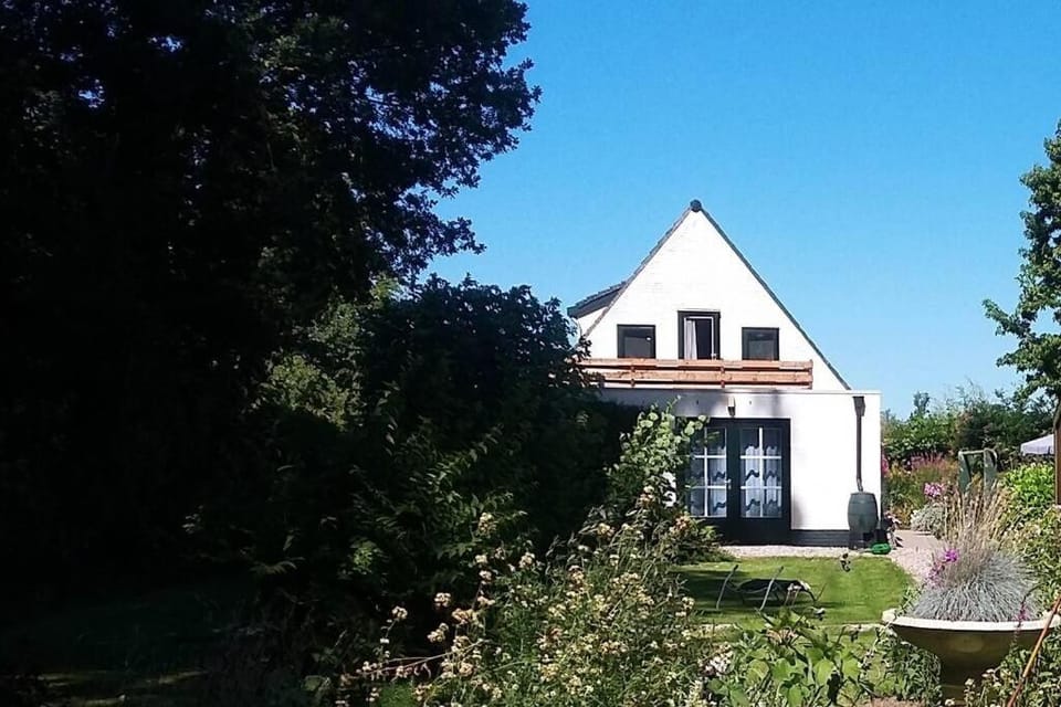 Zonnig appartement Maasbommel. Apartment in Gelderland, Netherlands