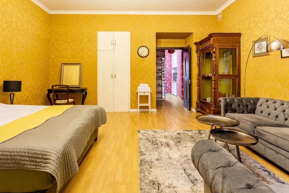Bed, Photo of the whole room, Seating area