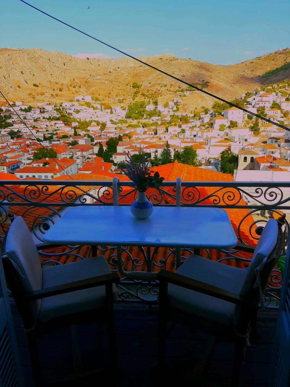 View (from property/room), Balcony/Terrace, Seating area, Dining area, Mountain view