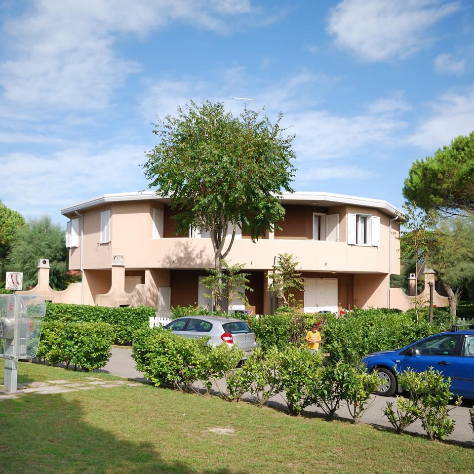 Property building, Garden