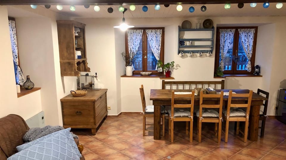 Living room, Seating area, Dining area