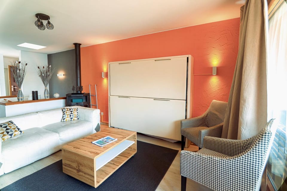 Bed, Living room
