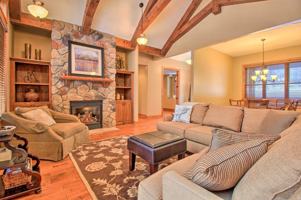 Lakefront Retreat at Giants Ridge: Golf, Hike, Ski House in Biwabik