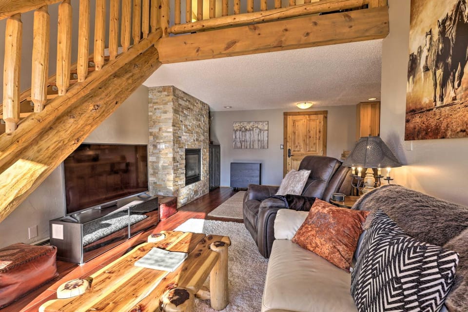 Steamboat Ski Getaway w/ Balcony & Resort Views! House in Steamboat Springs