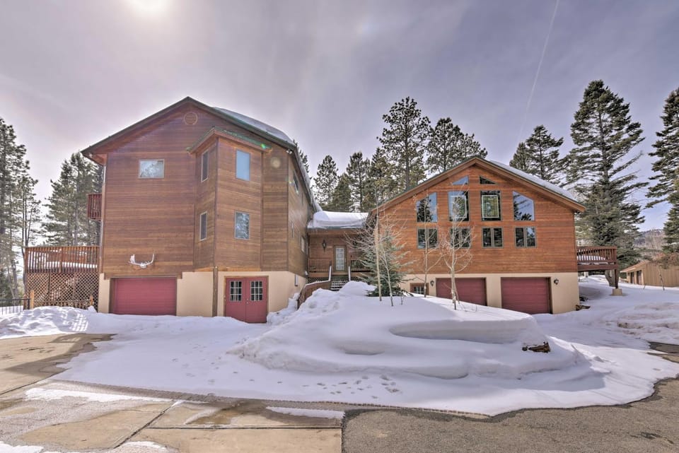 Spacious Angel Fire Cabin < 4 Miles to Resort! Cabin in Angel Fire