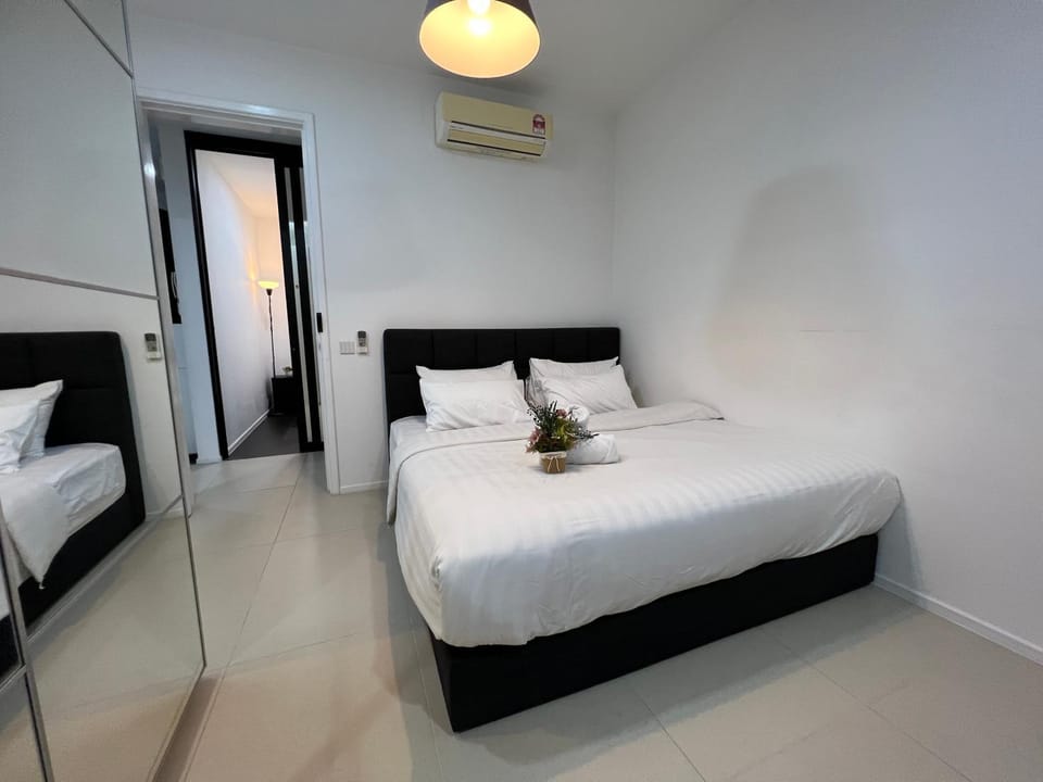 Bed, Photo of the whole room, Bedroom, air conditioner