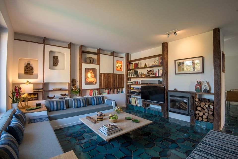 Living room, Seating area