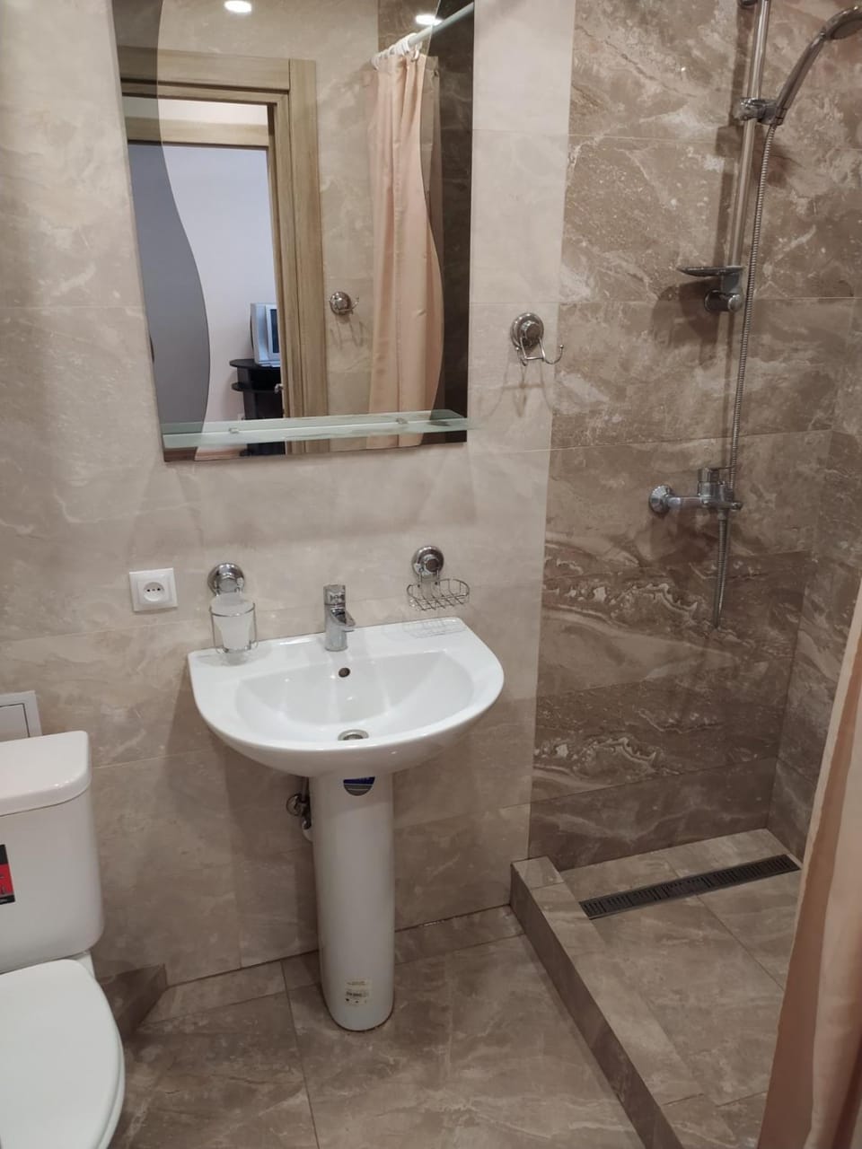 Lux Apartment Вокзал. Надежды Алексеенко 30 Apartment in Dnipro