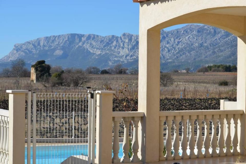 Mountain view, Pool view