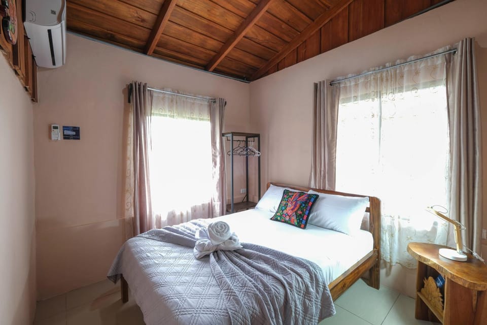 Cabaña ITZE House in Alajuela Province