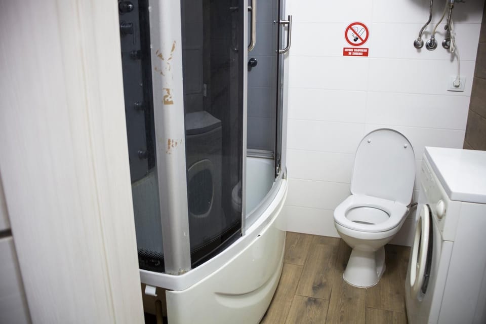 2nd floor Apartment studio on Akademgorodok Apartment in Kiev City - Kyiv