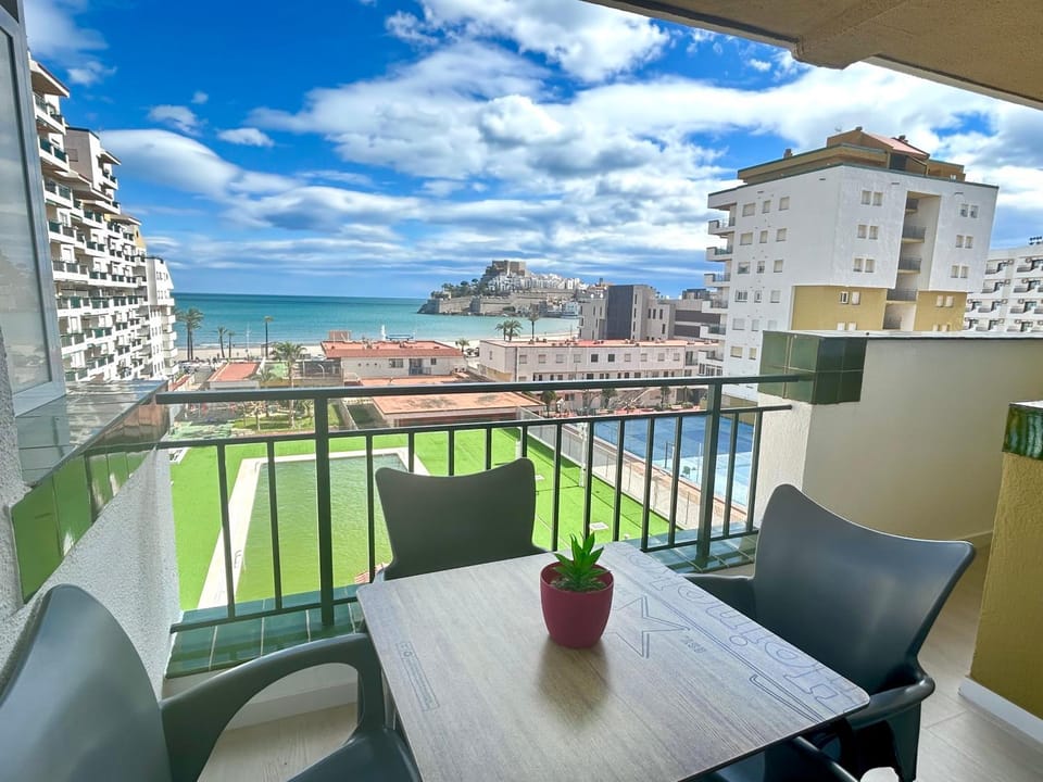 View (from property/room), Balcony/Terrace, Dining area, Pool view, Swimming pool
