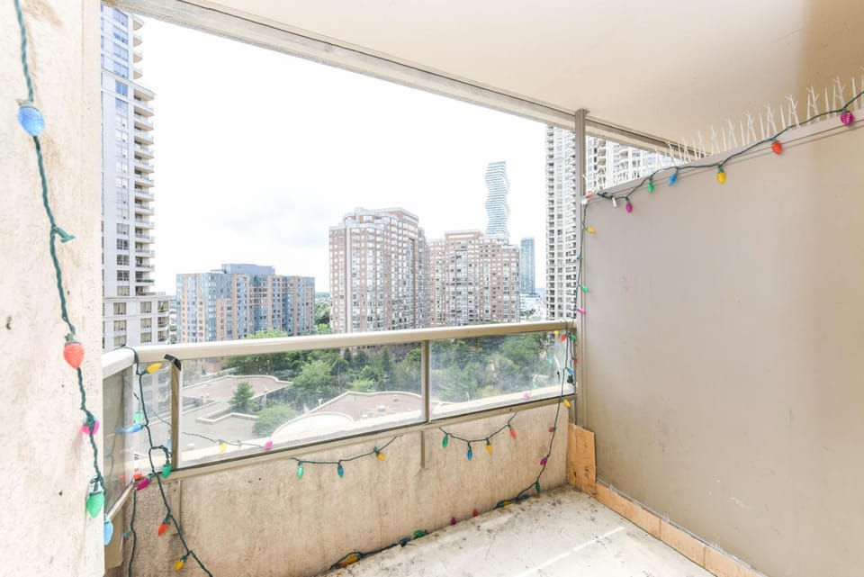 PlanURstay - Ideal 2 BR & 2BTH 3888 Duke of York Blvd Apartment in Mississauga