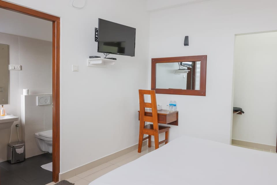 Bed, Bathroom