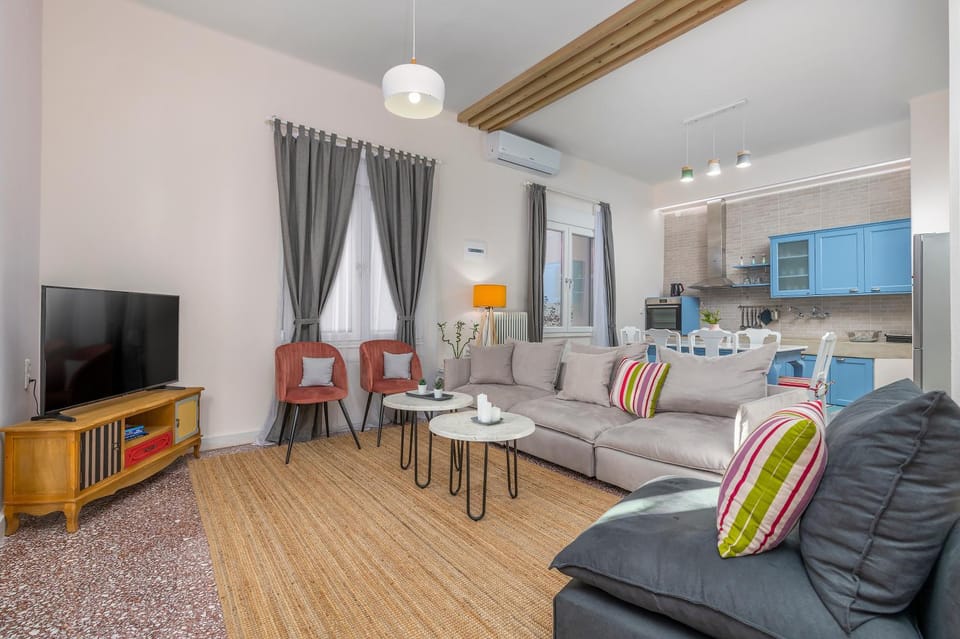 Living room, Seating area, kitchen