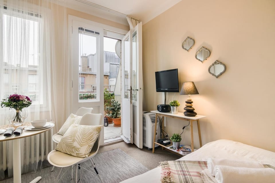 Balcony/Terrace, Living room, Bedroom