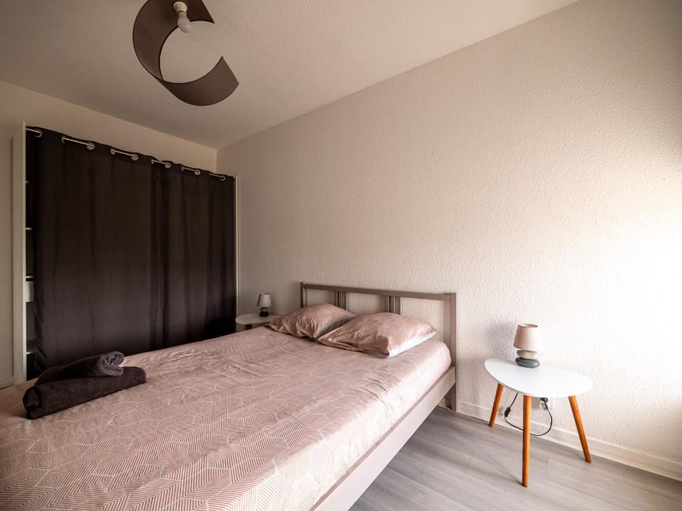 Bed, Photo of the whole room, Bedroom, wardrobe
