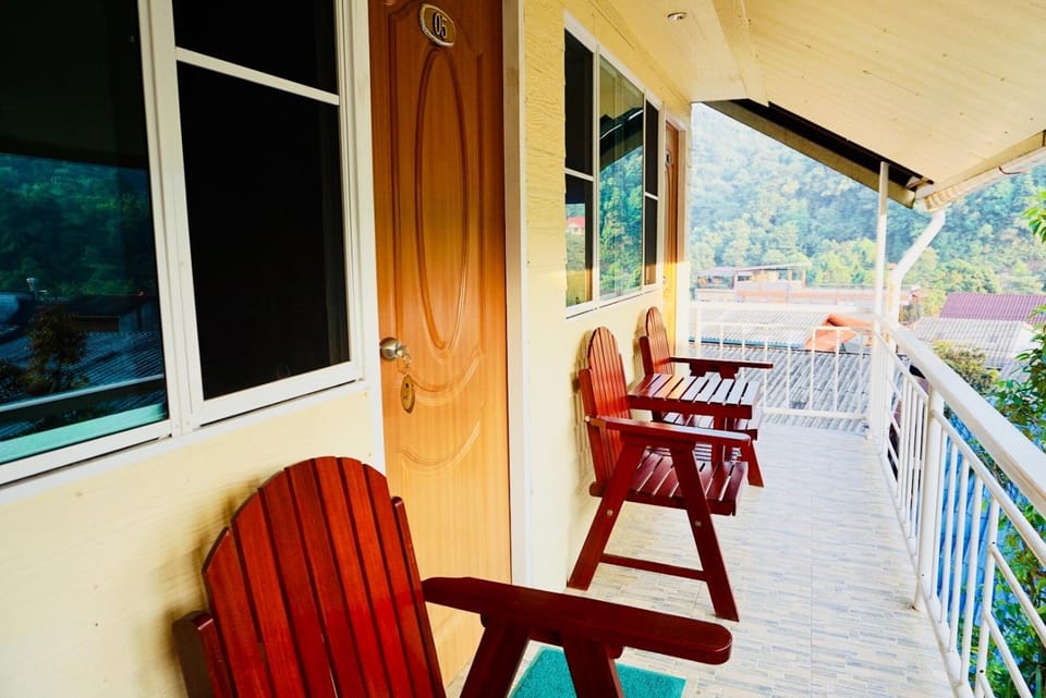 อีต่องโฮมสเตย์ Bed and Breakfast in Thailand
