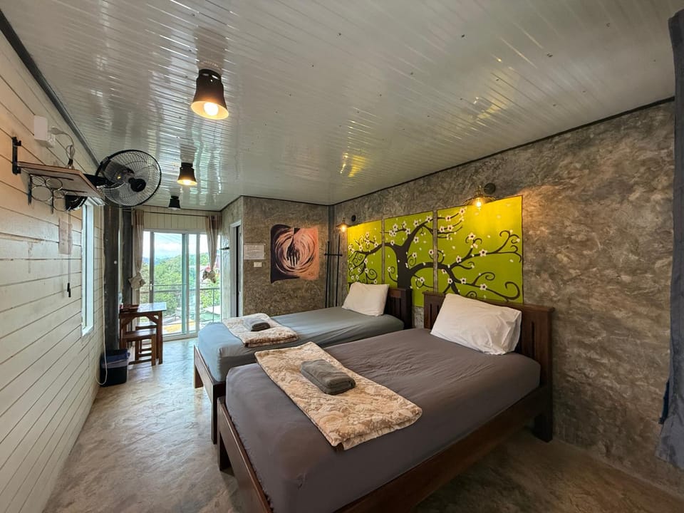 อีต่องโฮมสเตย์ Bed and Breakfast in Thailand