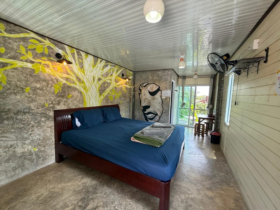 อีต่องโฮมสเตย์ Bed and Breakfast in Thailand