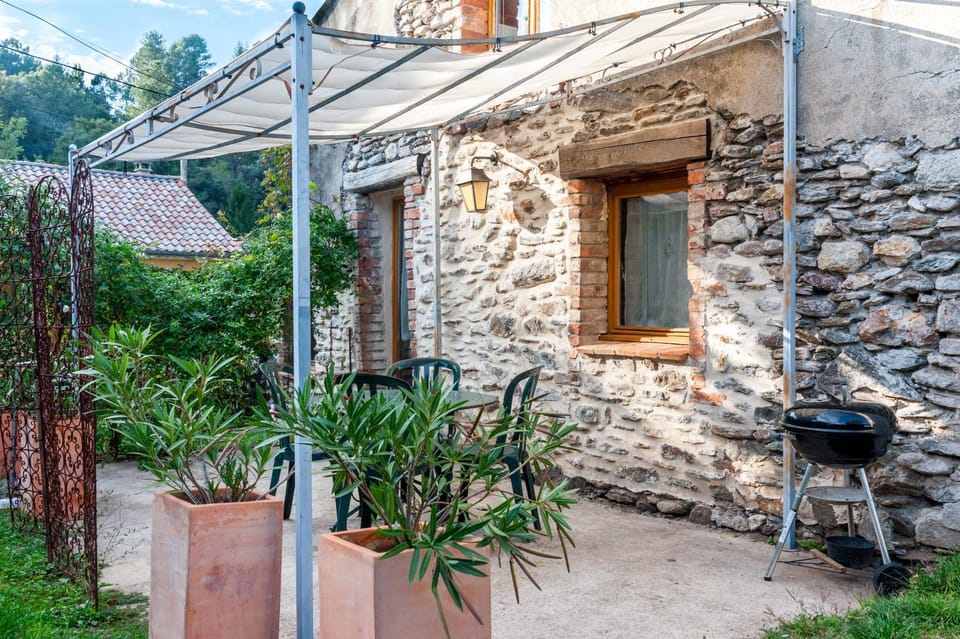 Patio, Facade/entrance