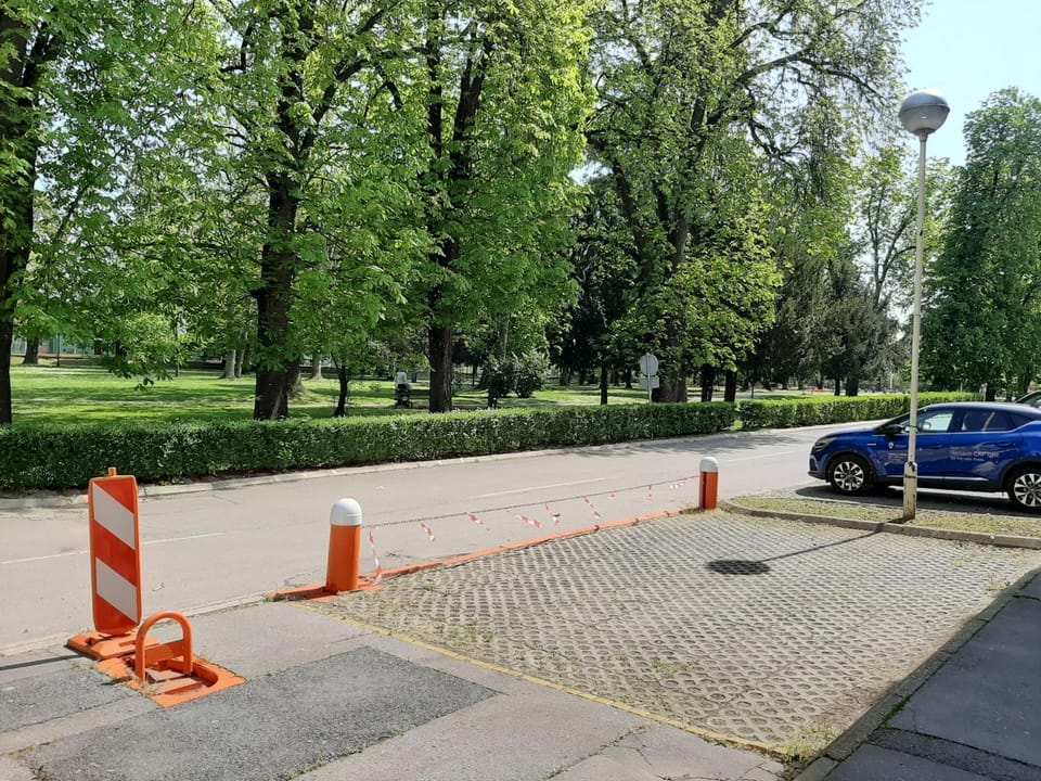 Natural landscape, Parking