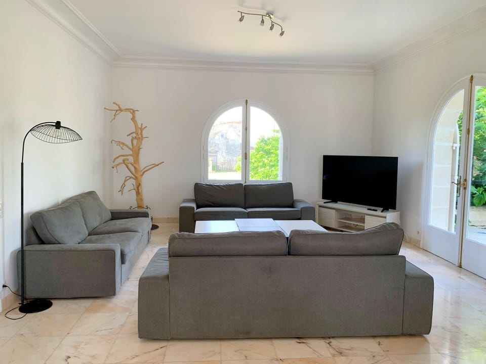 Communal lounge/ TV room, TV and multimedia, Living room