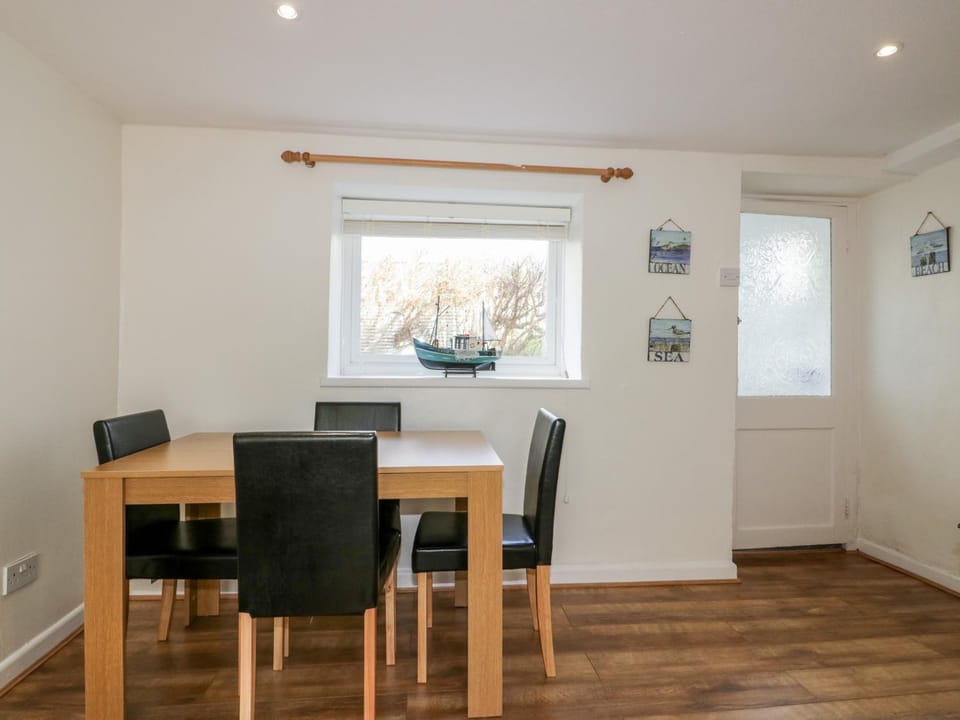 Cove Cottage House in Tintagel