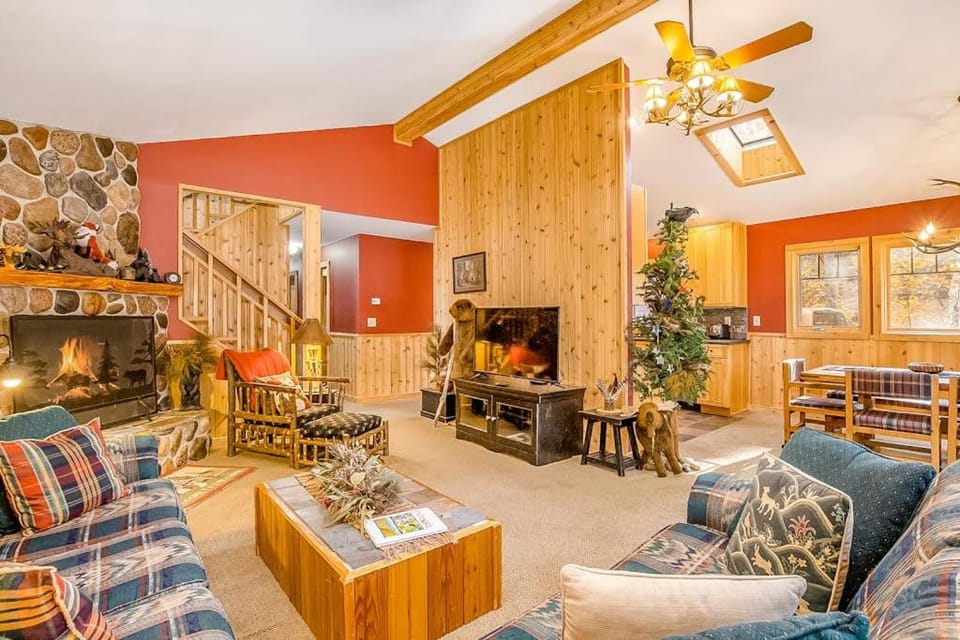 Whispering Pines House in Michigan