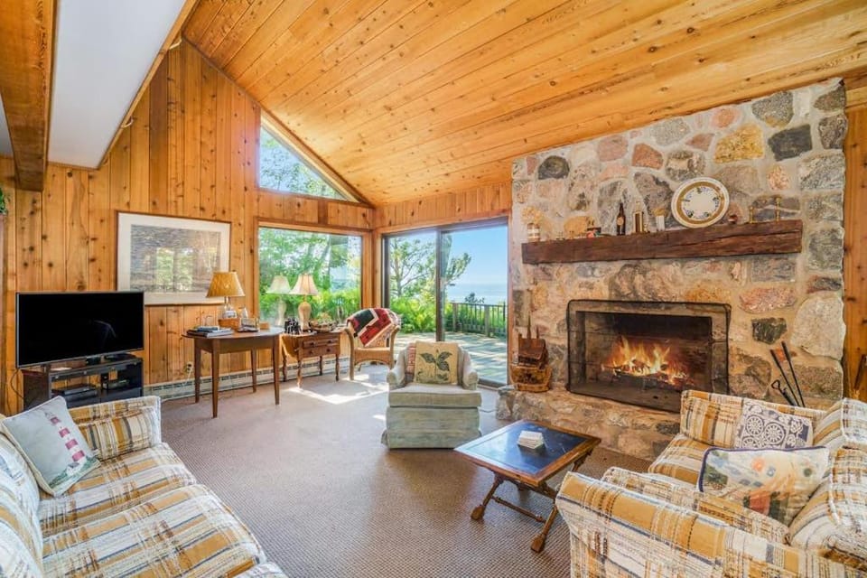 Dune's View House in Lake Township