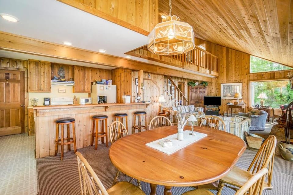 Dune's View House in Lake Township
