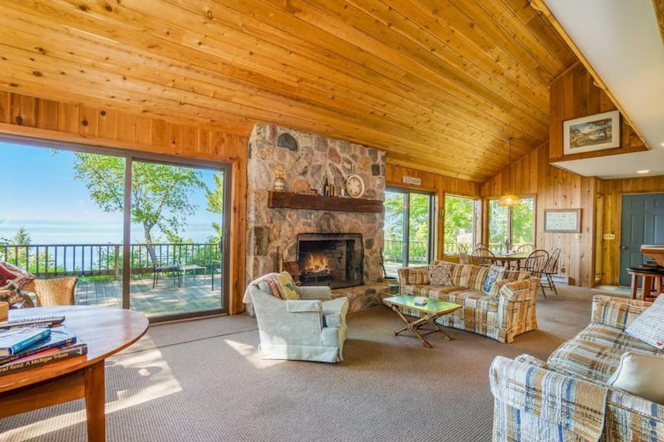 Dune's View House in Lake Township