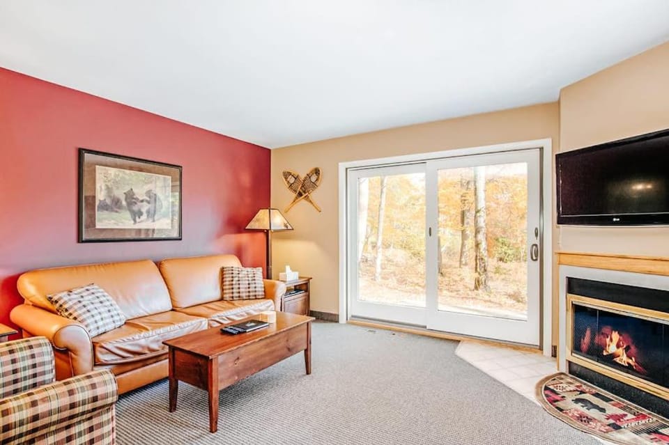Crystal Mountain Condo - Wintergreen 535 House in Michigan