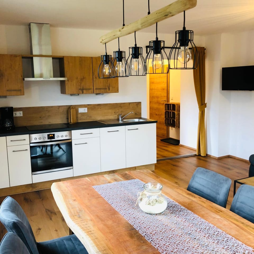 Kitchen or kitchenette, Living room
