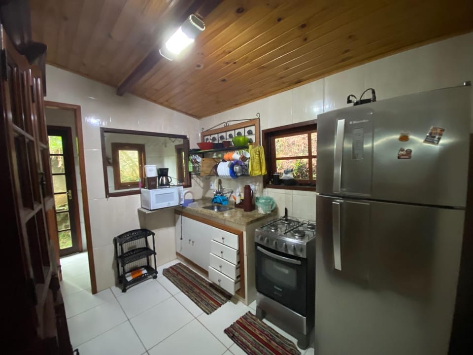 Lumiar linda vista das montanhas, com lareira, churrasqueira, wifi, Tv a cabo, casa ampla, arejada jardim pertinho do centro de Lumiar e de cachoeiras House in State of Rio de Janeiro