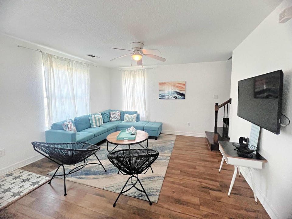 Just Take It Easy - Modern Decor, Chill Vibe! House in Surfside Beach