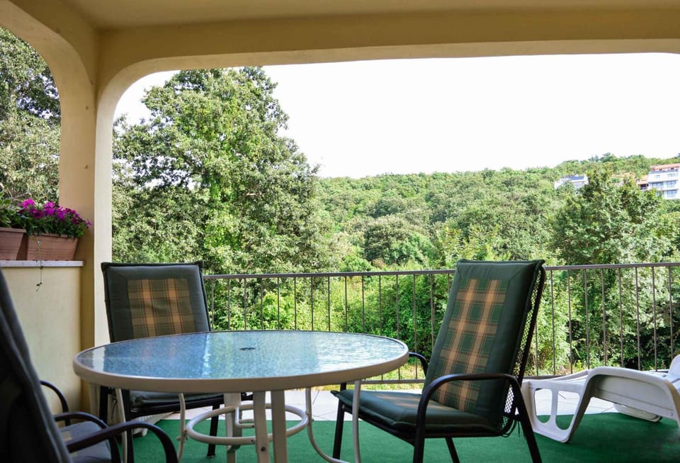 Nearby landmark, Summer, Balcony/Terrace, Dining area, sunbed