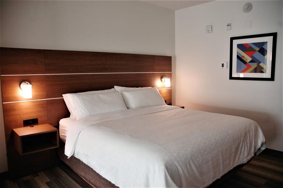 Holiday Inn Express & Suites - Edmonton SW – Windermere by IHG Hotel in Edmonton
