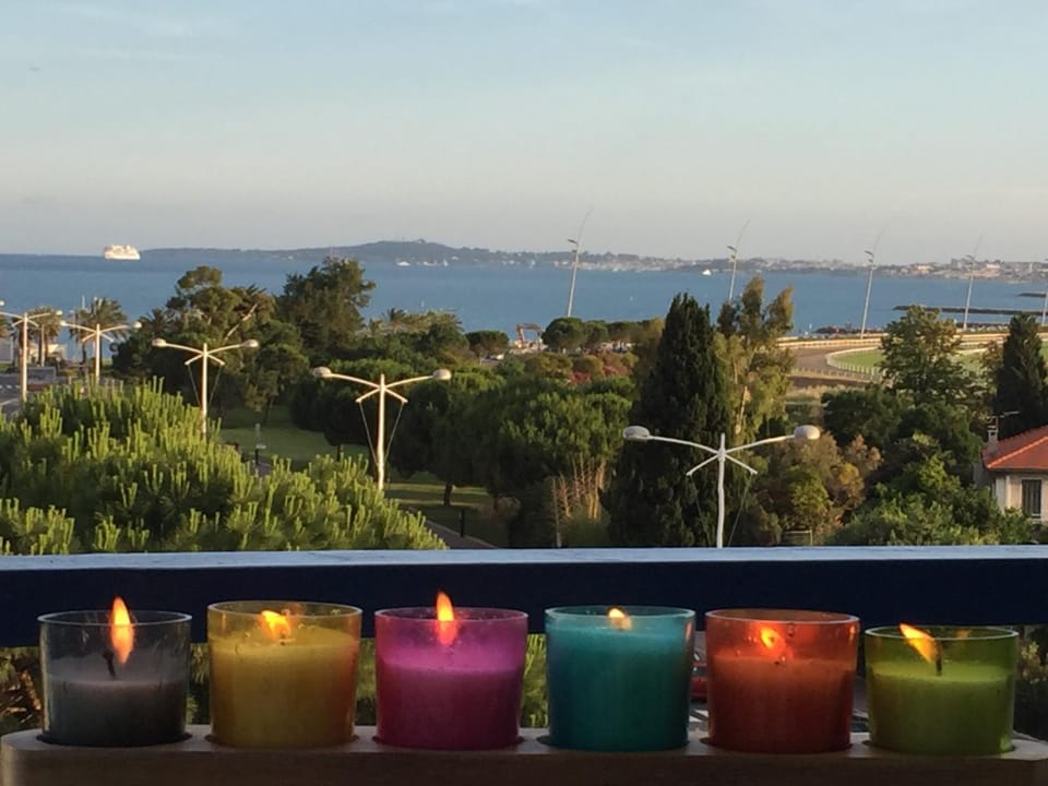 Plage et hippodrome. Parking Apartment in Cagnes-sur-Mer