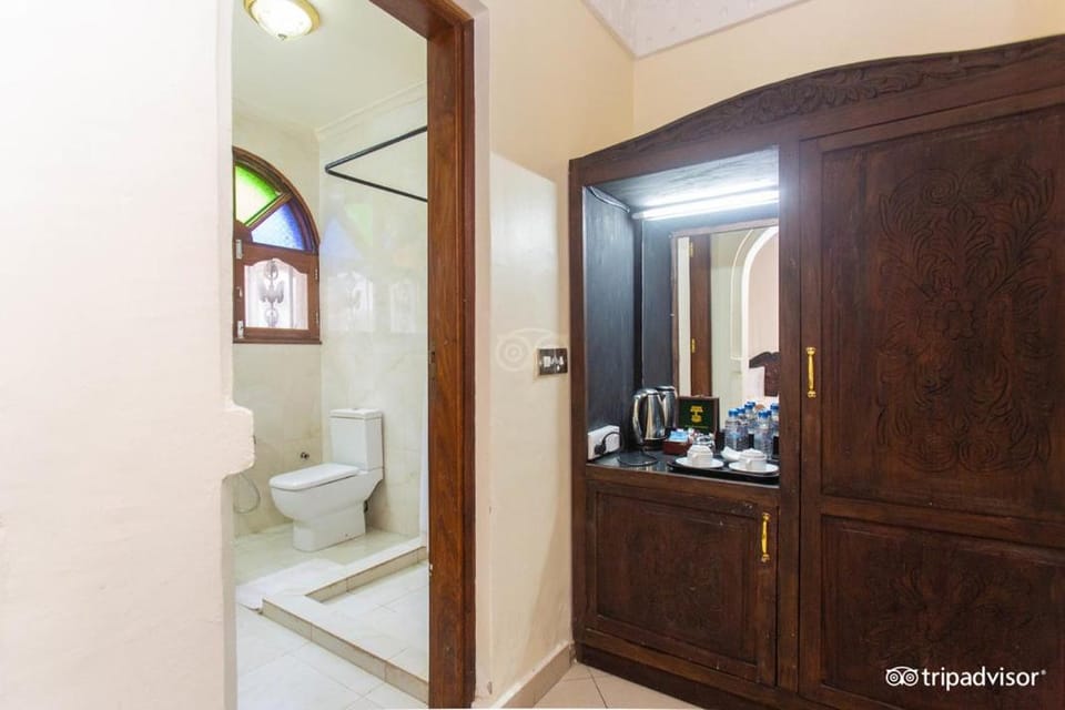 Bathroom, wardrobe