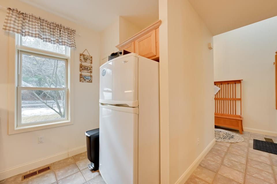 Bright Condo w/ Community Perks: Near Ski Quechee! House in Quechee