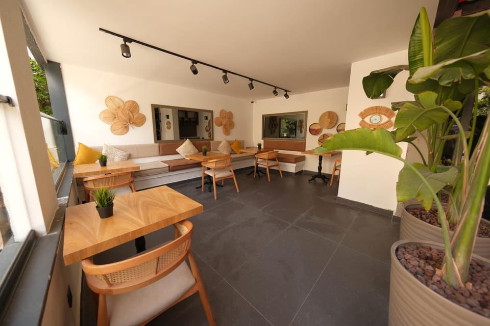 Coffee/tea facilities, Seating area