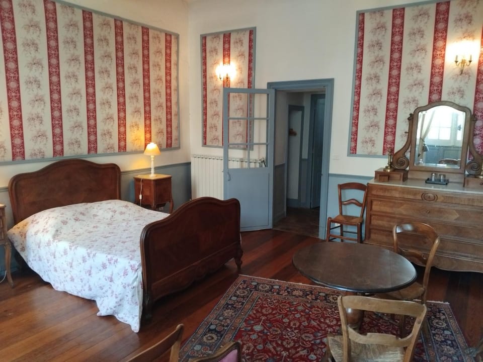 Le Consulat Bed and Breakfast in Auch