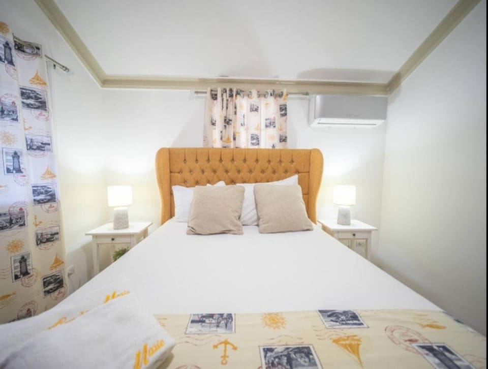 Bed, Massage, Decorative detail, Floor plan, Bedroom, flat iron, heating, internet, safe, wardrobe, air conditioner
