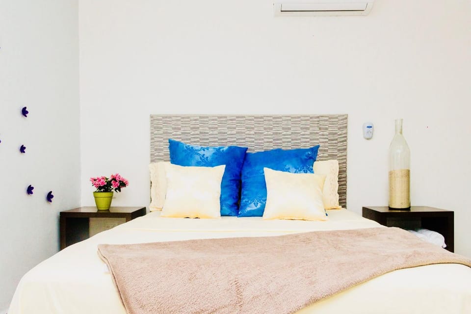 Bed, Bedroom, air conditioner