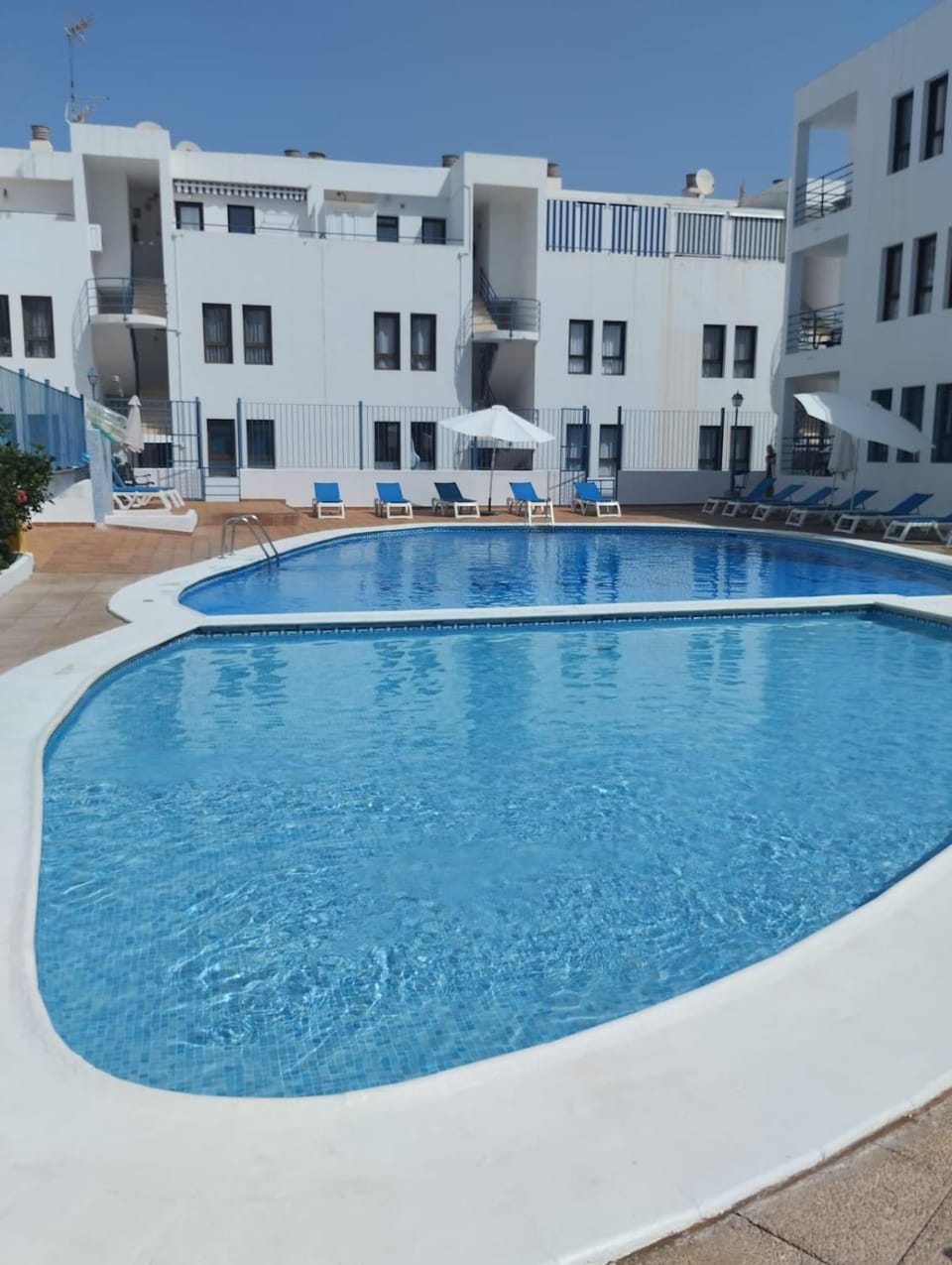 Swimming pool, Swimming pool