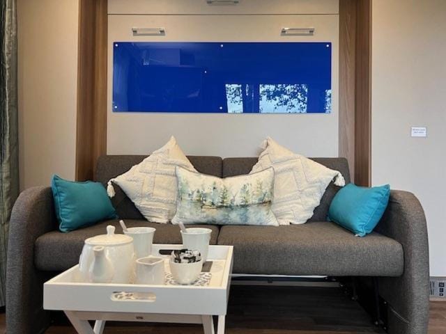 Coffee/tea facilities, Living room