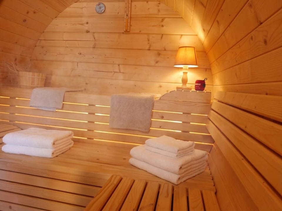 Sauna, towels