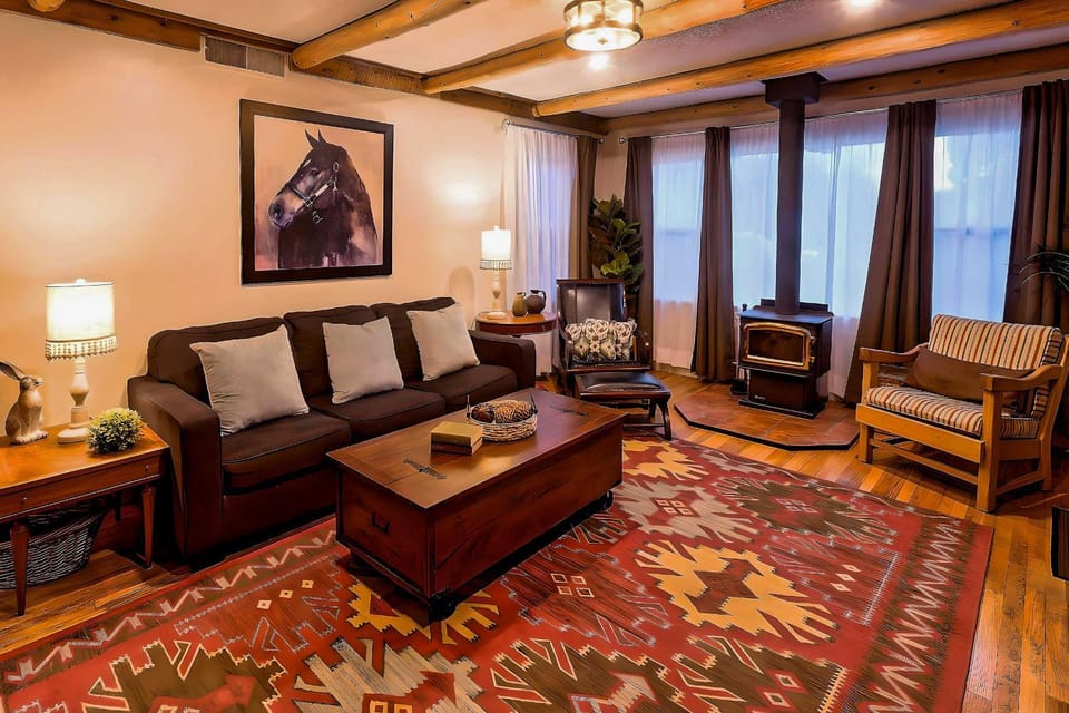 Pet-Friendly Clovis Home: Yard, Pergola & Hot Tub House in Clovis