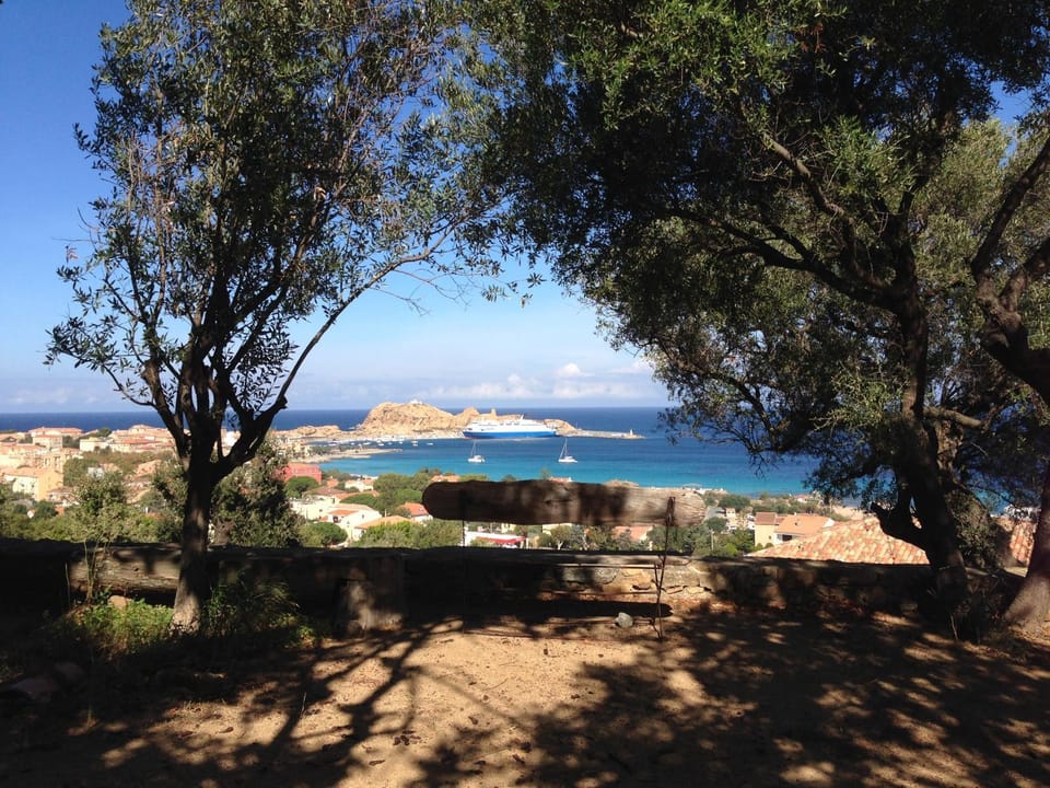 View (from property/room), Area and facilities